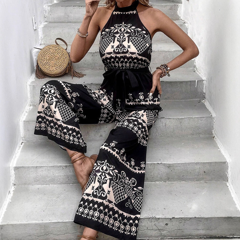 Dame jumpsuit med elegant haltern design och stiliga mönster detaljer Mirla-Eva Jonsson