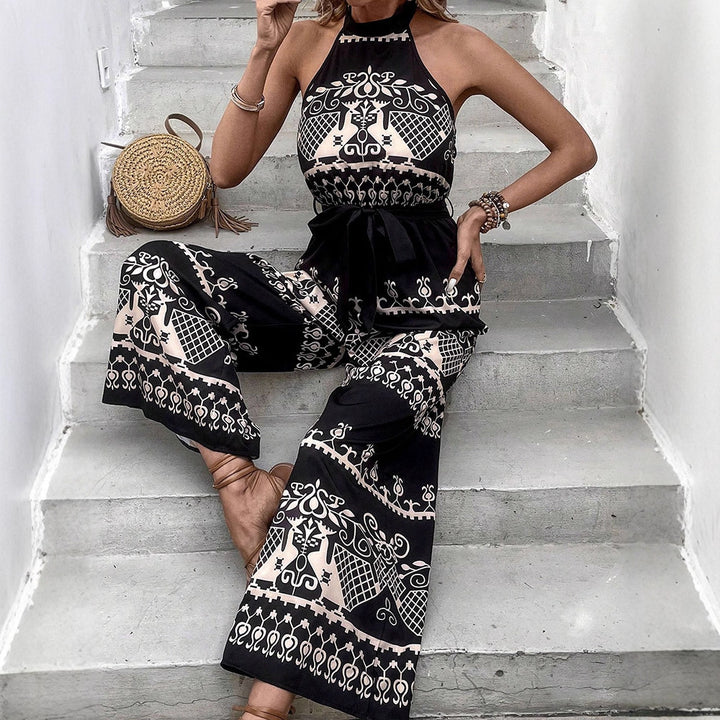 Dame jumpsuit med elegant haltern design och stiliga mönster detaljer Mirla-Eva Jonsson