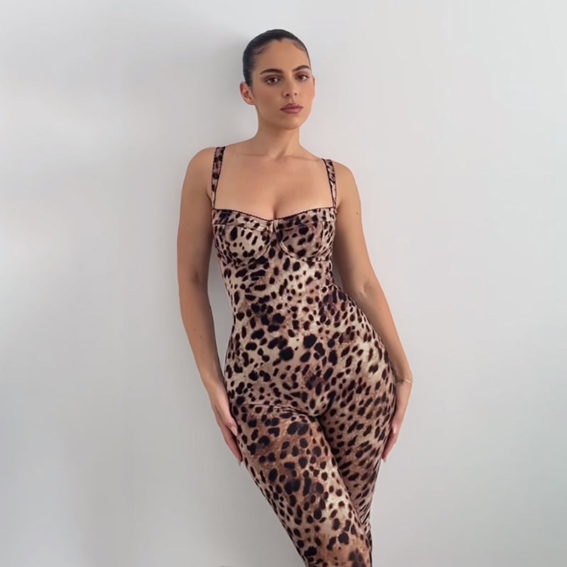 Dame jumpsuit med raffinerat ormskinnsdesign och figurnära passform Mirla-Eva Jonsson