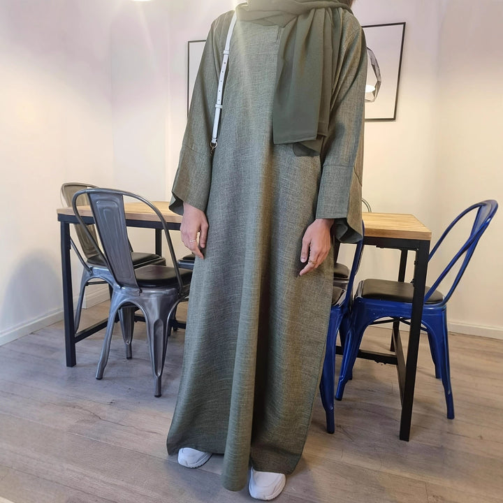 Dame kaftan-klänning med eleganta söm- och ärmdetaljer Mirla-Eva Jonsson