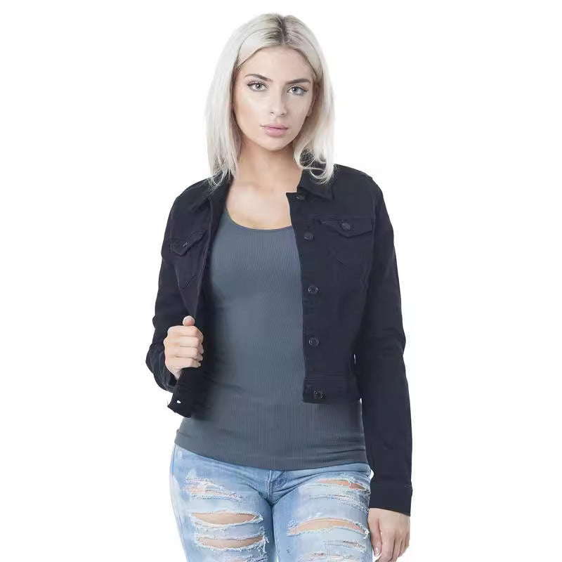 Dame klassisk denimjacka i moderiktig skärning med knapppdetaljer Mirla-Eva Jonsson