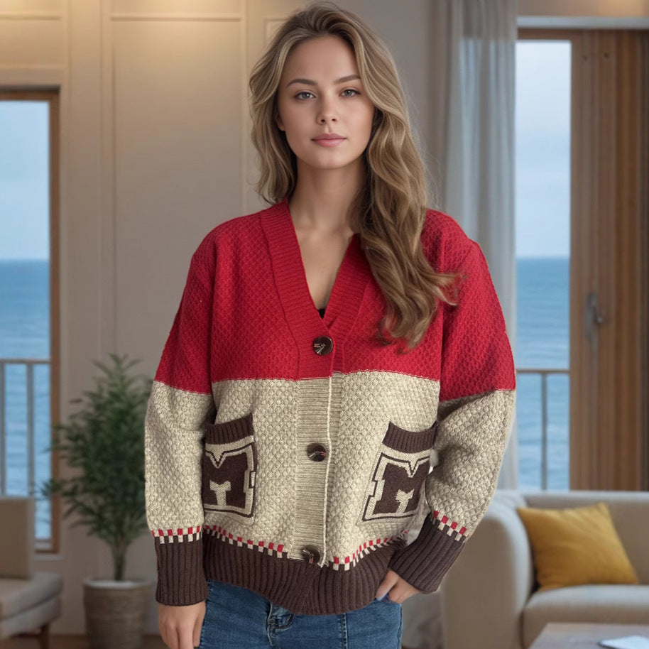 Dame kofta med dekorativa fickor och modern färgblockdesign Eva Jonsson-Eva Jonsson