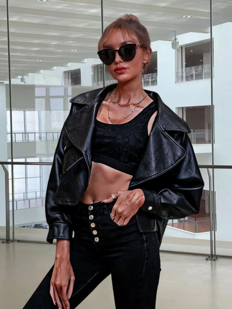 Dame konstläderjacka med avslappnad oversized passform och trendiga detaljer Eva Jonsson-Eva Jonsson