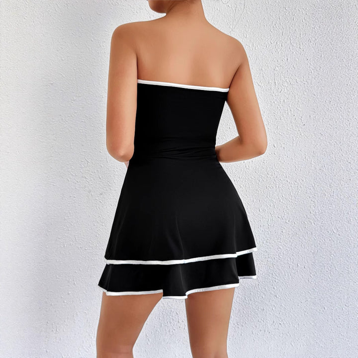 Dame kort strapless klänning med lekfull fåll Mirla-Eva Jonsson