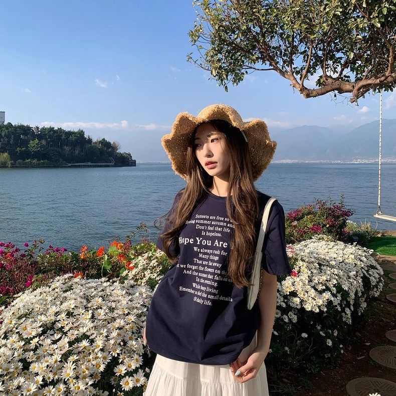 Dame kortärmad T-shirt med bokstavstryck svart-Eva Jonsson