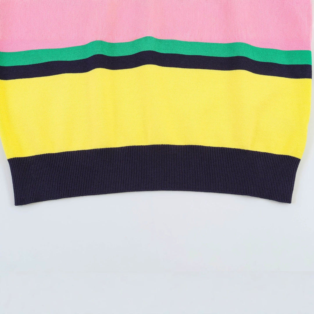 Dame kortärmad polo-shirt med färgglad randmönster Mirla-Eva Jonsson