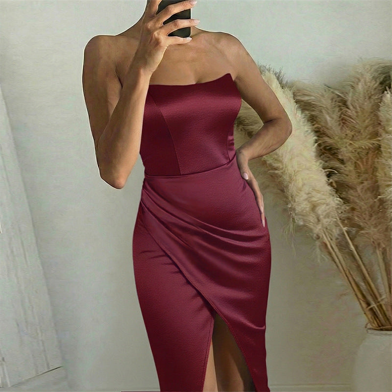 Dame kvällsklänning med snygg design och lyxig satin Mirla-Eva Jonsson