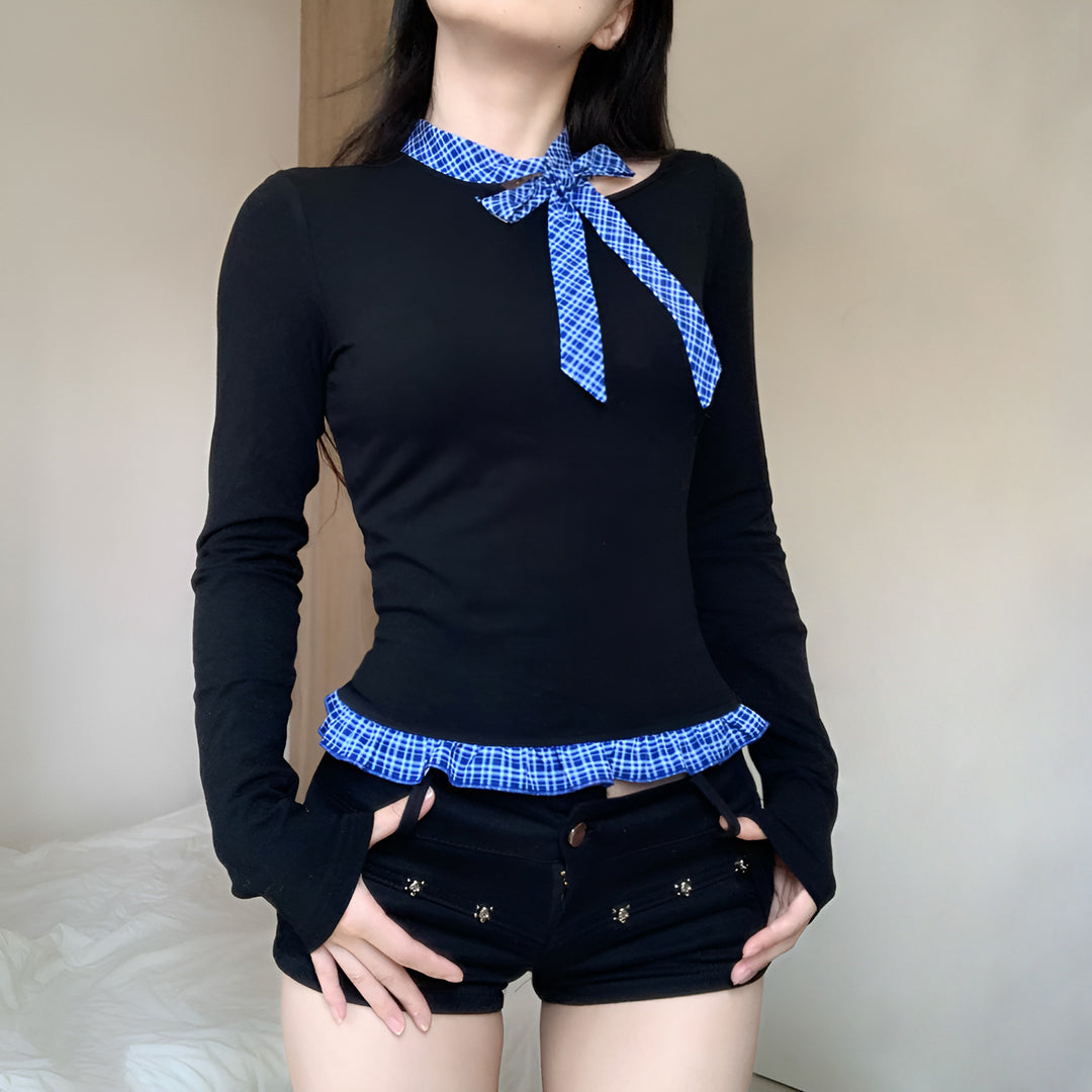 Dame långärmad blus med elegant rutkrage och glad volang Mirla-Eva Jonsson