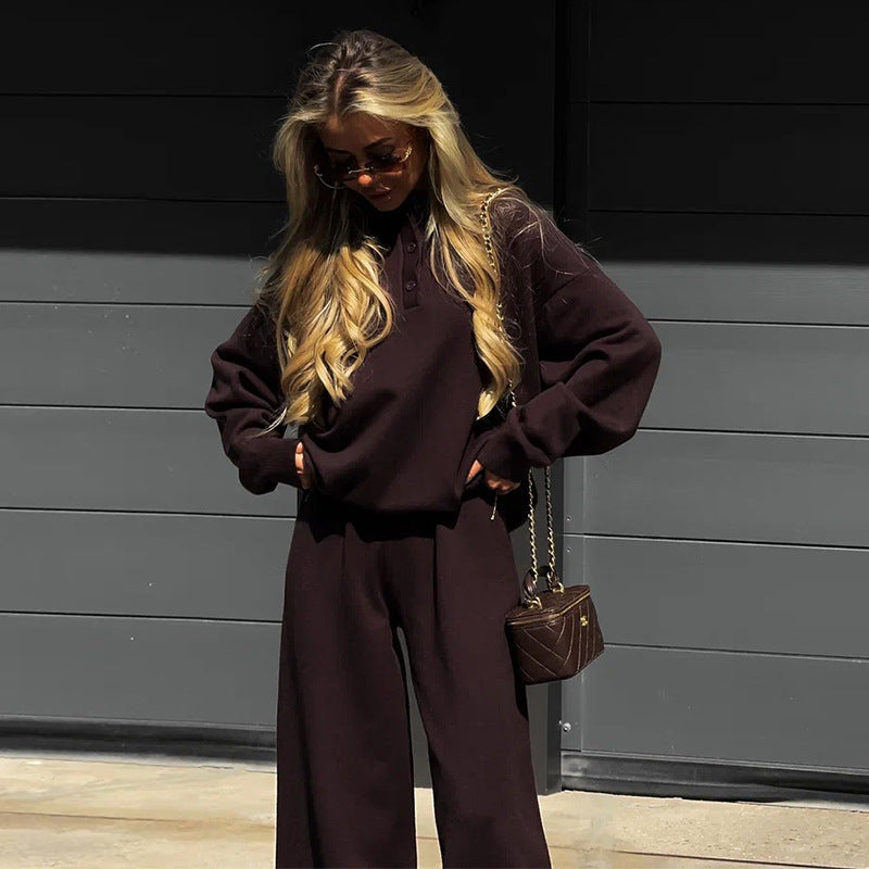 Dame loungewear-kombination med löst polotröja och vida byxor Mirla-Eva Jonsson