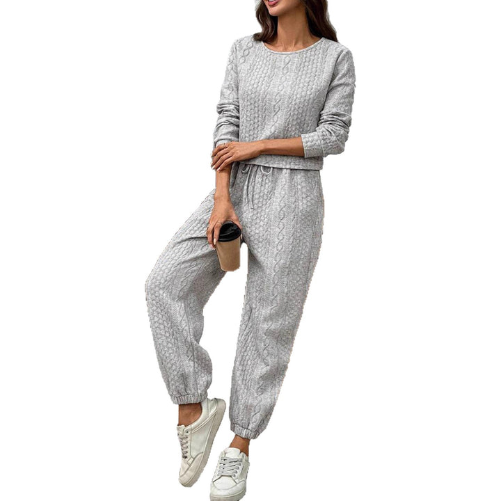 Dame loungewear-set med tröja och joggers i modern stickad design Mirla-Eva Jonsson