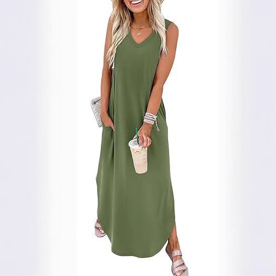 Dame maxi dress med modern V-udskæring og praktisk lomme design Mirla-Eva Jonsson