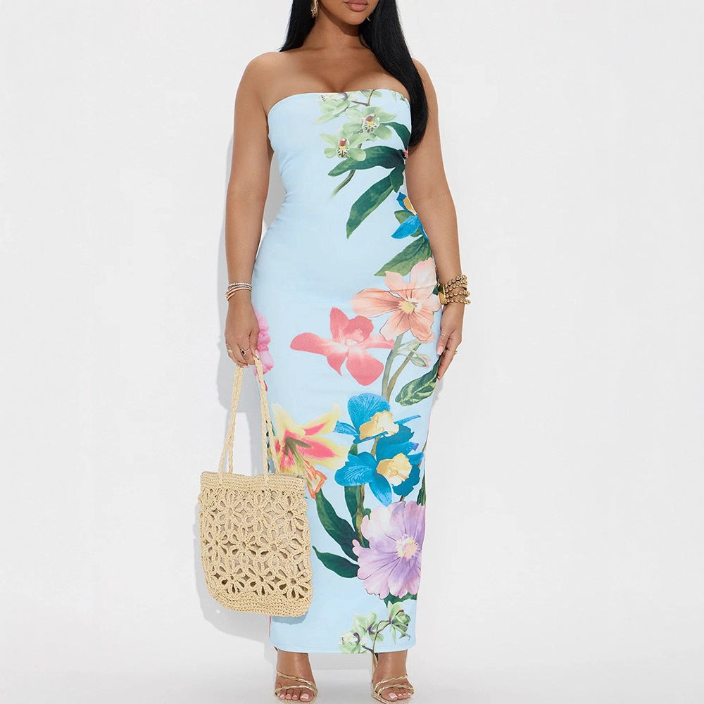 Dame maxiklänning i elegant bandeau-stil med blommönster Mirla-Eva Jonsson