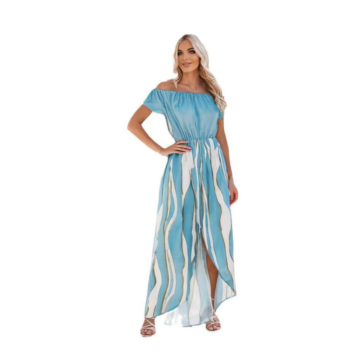 Dame maxiklänning med axelbandlös design och eleganta vågmönster Mirla-Eva Jonsson