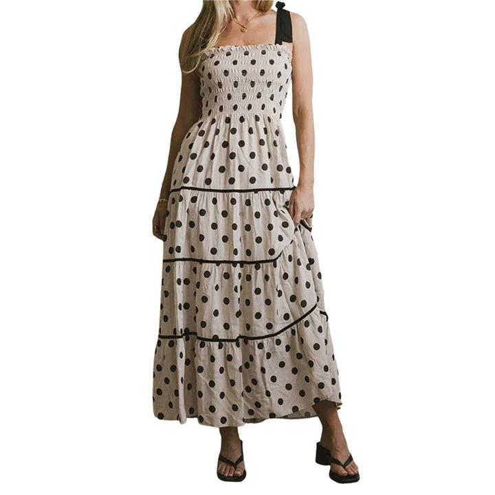 Dame maxiklänning med dekorativa prickar och off-shoulder design Mirla-Eva Jonsson