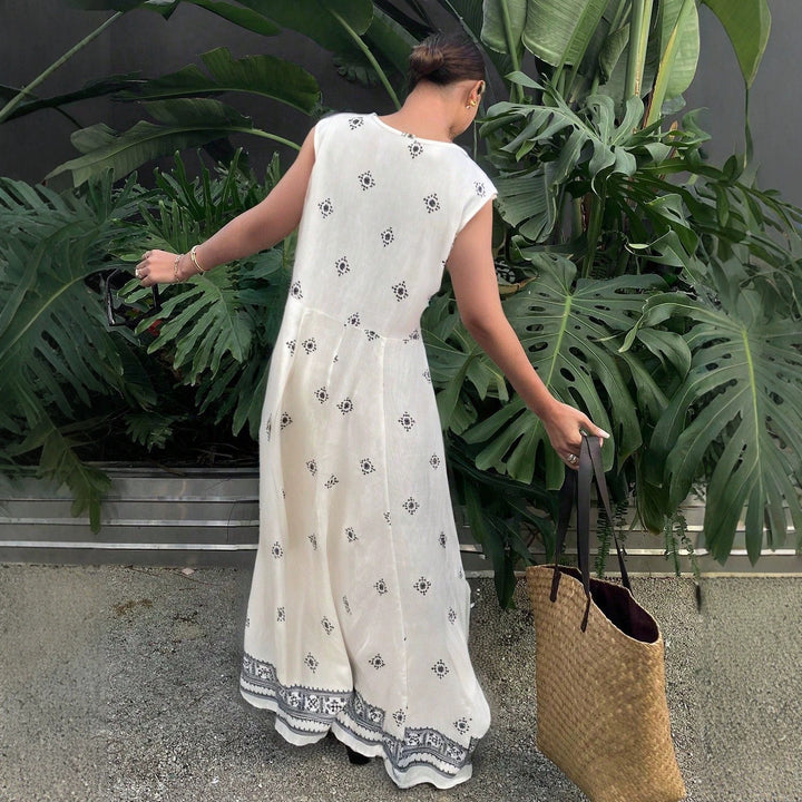 Dame maxiklänning med elegant broderi och flytande snitt Mirla-Eva Jonsson