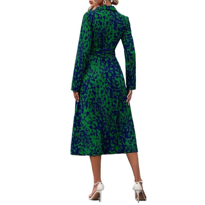 Dame maxiklänning med elegant invecklad design och raffinerade blommor detaljer Mirla-Eva Jonsson