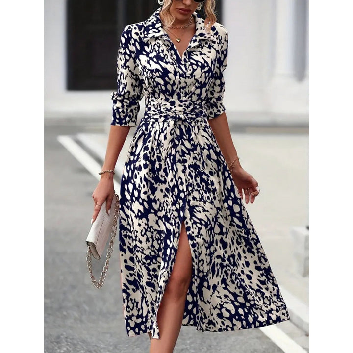 Dame maxiklänning med elegant invecklad design och raffinerade blommor detaljer Mirla-Eva Jonsson