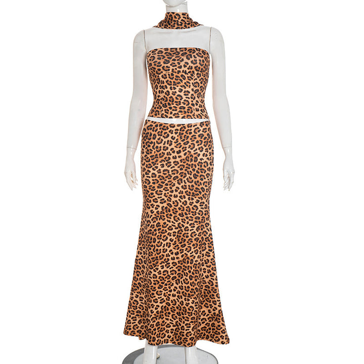 Dame maxiklänning med figursydd tyg och elegant leopardmönster Mirla-Eva Jonsson