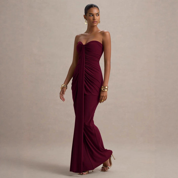 Dame maxiklänning med snyggt strapless design och figursmickrande rynkning Mirla-Eva Jonsson