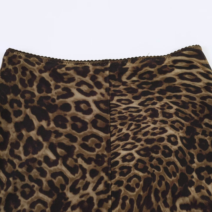 Dame midi skirt in animal print design with flowing cut and high waistband Mirla-Eva Jonsson