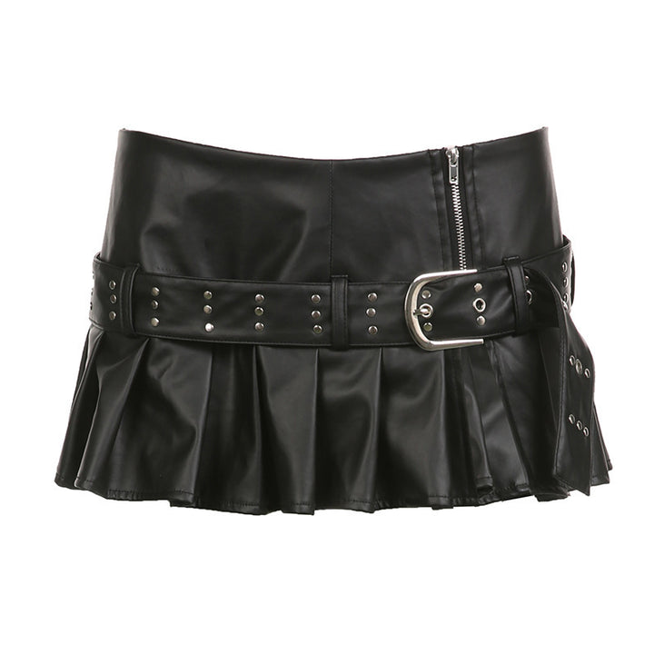 Dame mini skirt in faux leather with ruffles and decorative studs Mirla-Eva Jonsson