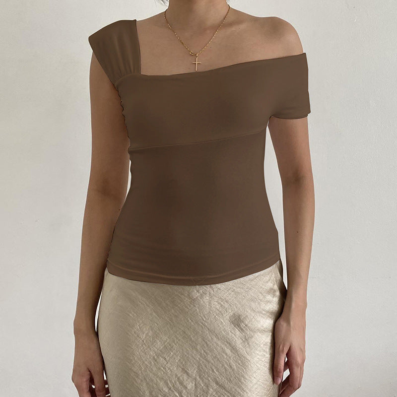 Dame moderne asymmetrisk topp med trendig en-skulder-design Mirla-Eva Jonsson