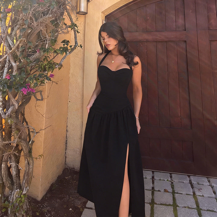Dame off-shoulder maxiklänning med raffinerad halterneck och flödande kjol Mirla-Eva Jonsson