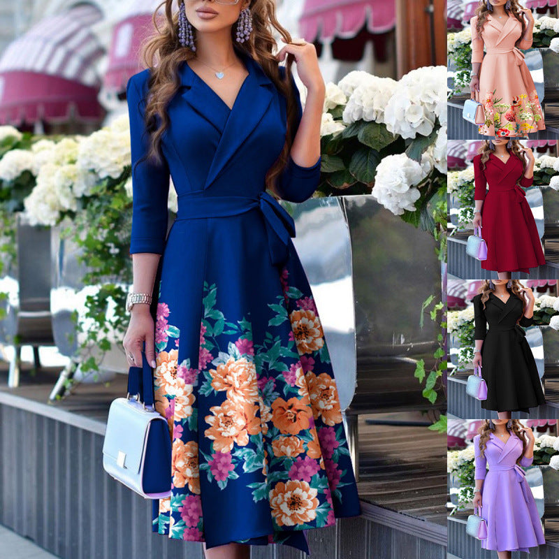 Dame omslag klänning med blommönster och elegant krage Mirla-Eva Jonsson