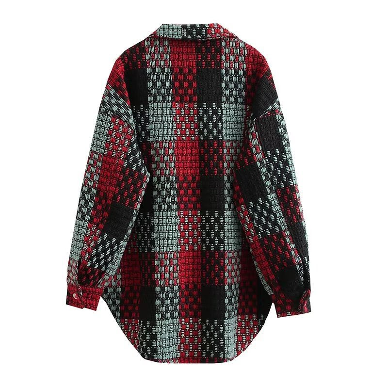 Dame övergångsjacka i patchwork-design med praktiska fickor och avslappnad passform Mirla-Eva Jonsson