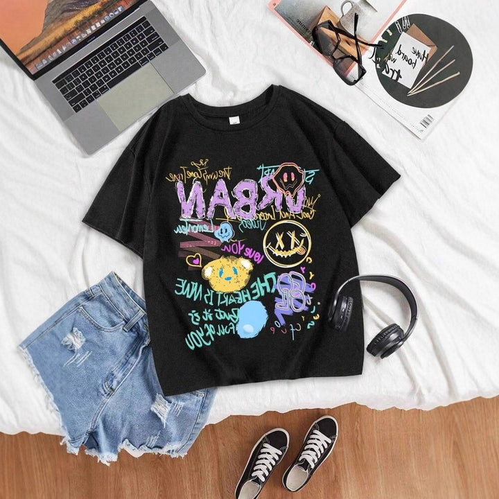 Dame oversized grafik-t-shirt med urban design Mirla-Eva Jonsson