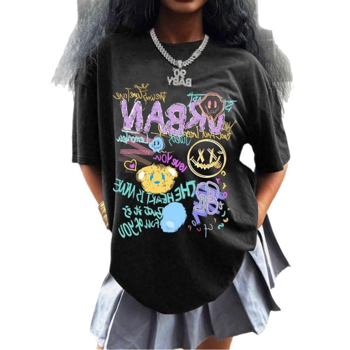 Dame oversized grafik-t-shirt med urban design Mirla-Eva Jonsson