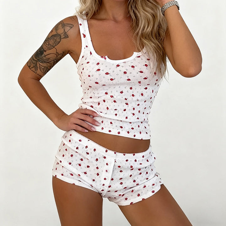 Dame pyjamaset med lekfullt prickdesign Mirla-Eva Jonsson