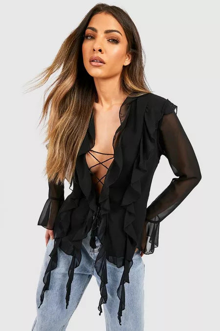 Dame ruffle shirt med eleganta snördetaljer och transparenta ärmar Mirla-Eva Jonsson