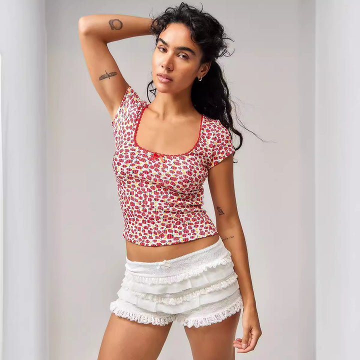 Dame rynkade shorts med elastisk midja och lekfull design Mirla-Eva Jonsson