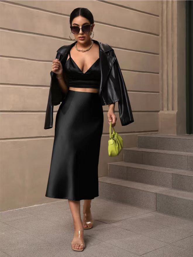 Dame satin skirt with swinging hem and elegant cut Mirla-Eva Jonsson