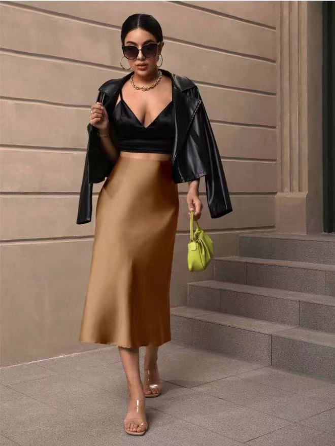 Dame satin skirt with swinging hem and elegant cut Mirla-Eva Jonsson