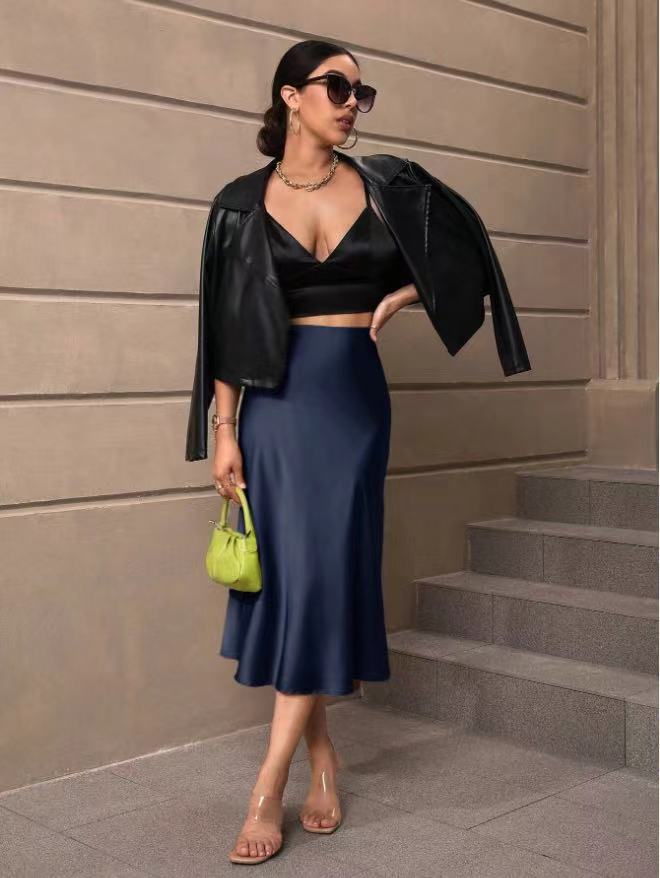 Dame satin skirt with swinging hem and elegant cut Mirla-Eva Jonsson
