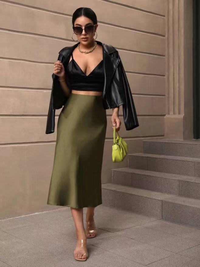 Dame satin skirt with swinging hem and elegant cut Mirla-Eva Jonsson