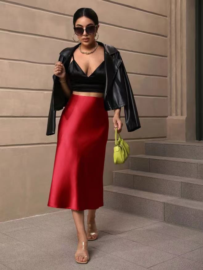 Dame satin skirt with swinging hem and elegant cut Mirla-Eva Jonsson