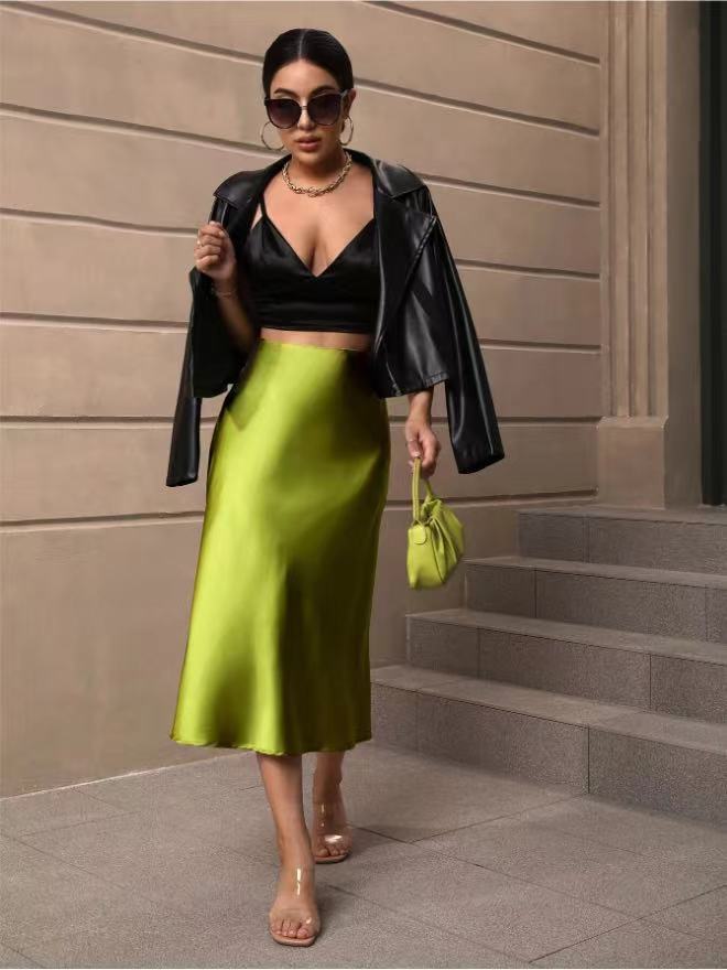 Dame satin skirt with swinging hem and elegant cut Mirla-Eva Jonsson