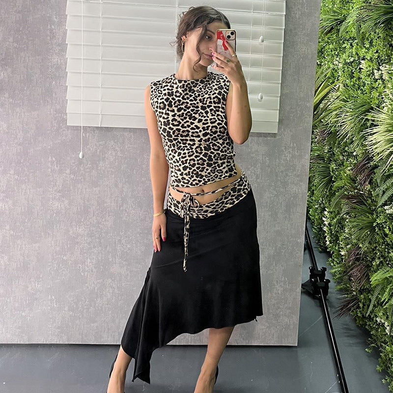 Dame set med topp och asymmetrisk kjol med djurprint Mirla-Eva Jonsson