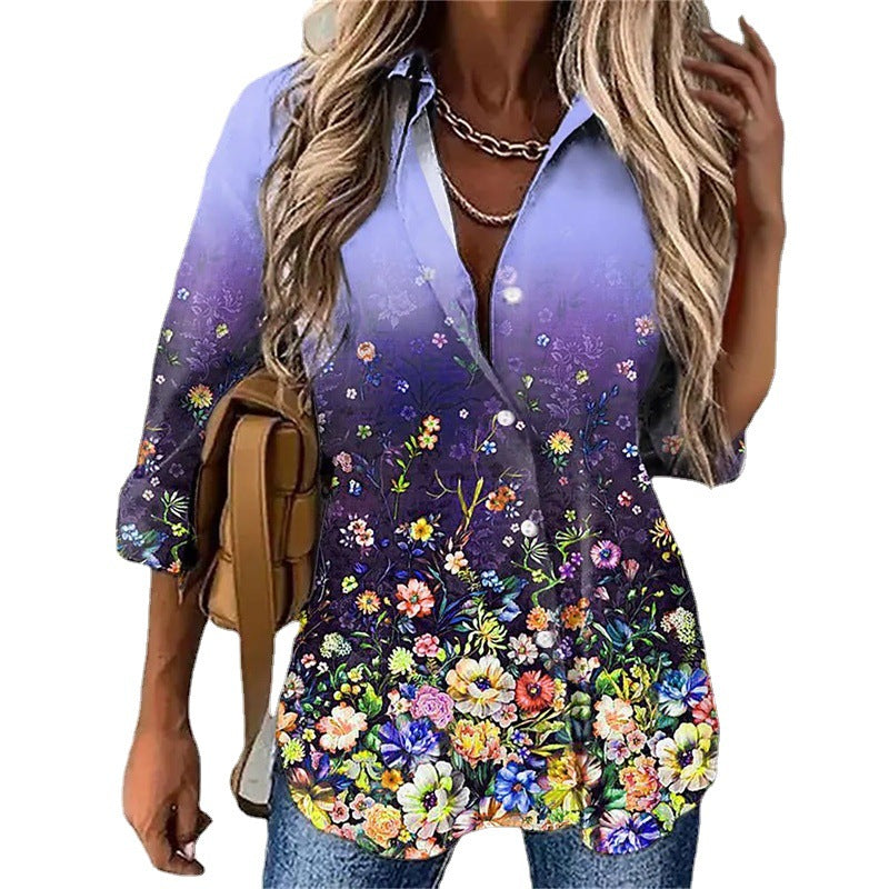Dame skjortblus med blommig design och elegant färgövergång Mirla-Eva Jonsson