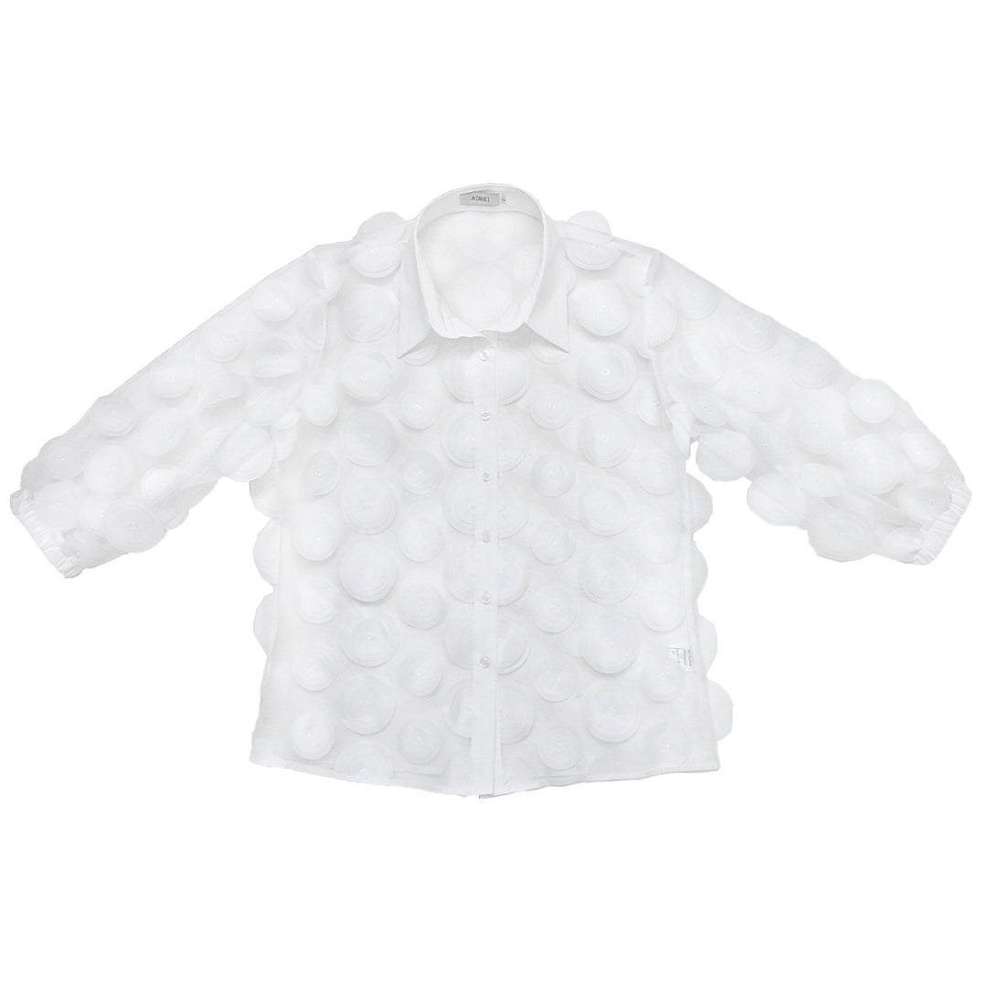 Dame skjortblus med transparent material och voluminösa 3D-prickar Mirla-Eva Jonsson