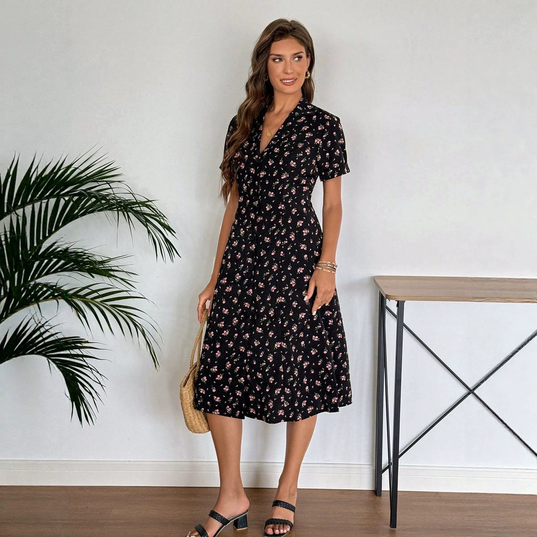 Dame skjortklänning med blommiga detaljer Mirla-Eva Jonsson