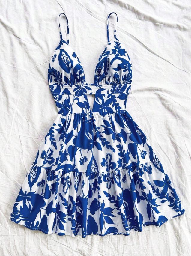 Dame sommarklänning med lekfullt babydoll-snitt och blommönster Mirla-Eva Jonsson