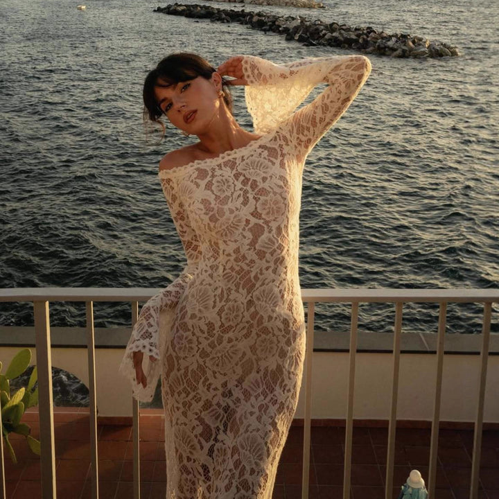 Dame spetsklänning med off-shoulder-design Mirla-Eva Jonsson