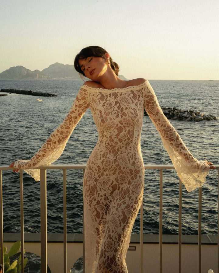Dame spetsklänning med off-shoulder-design Mirla-Eva Jonsson