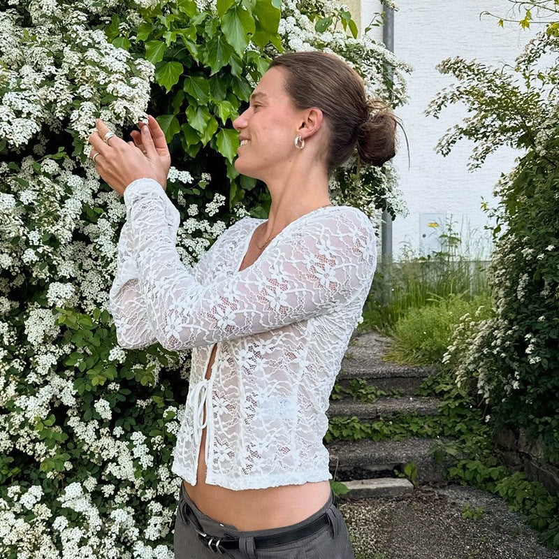 Dame spetsskorta med elegant snörstängning Mirla-Eva Jonsson