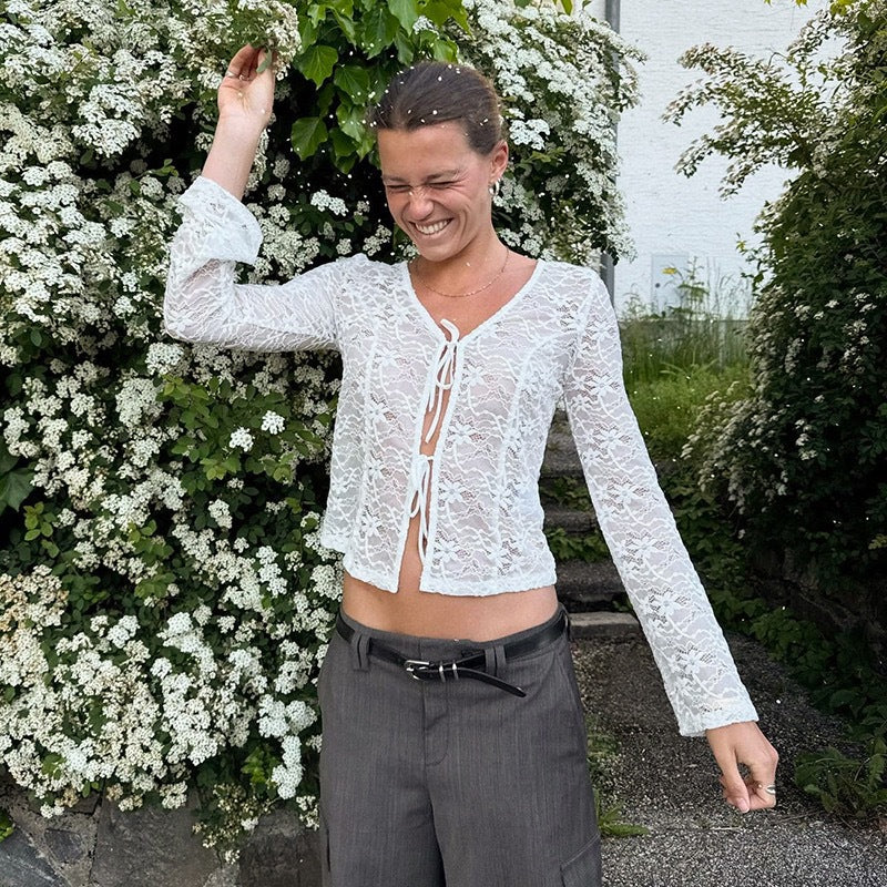 Dame spetsskorta med elegant snörstängning Mirla-Eva Jonsson