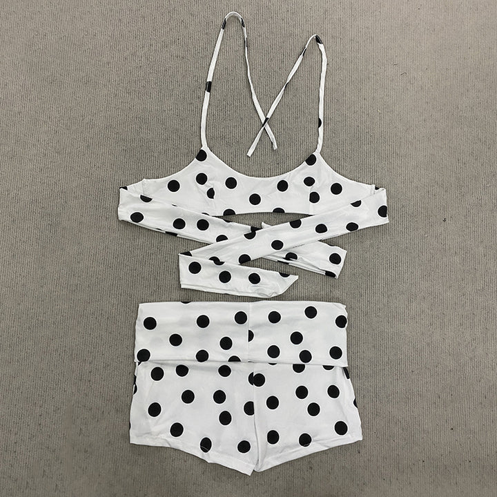 Dame sporty polka-dotted crop top and shorts set Mirla-Eva Jonsson